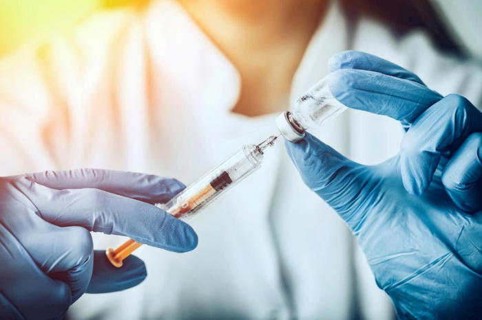 До конца декабря продлена вакцинация против гриппа, также специалисты советуют не забыть сделать бустерную вакцинацию против COVID-19