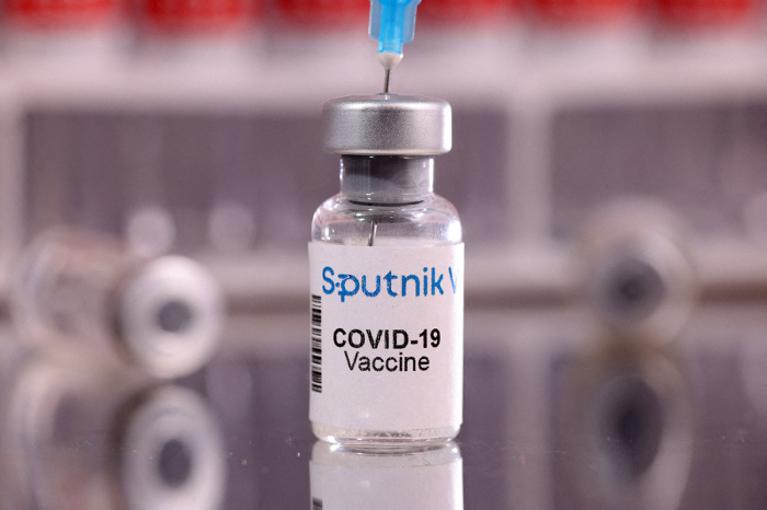 Ученый заявил, что «Спутник V» утратил способность защищать от новых штаммов коронавируса
